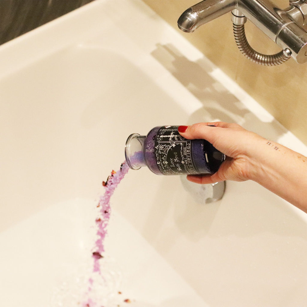 Baño de Bruja Amor · Poción Ritual con Cuarzo Rosa