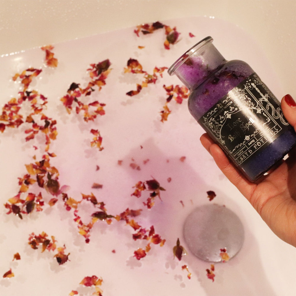 Baño de Bruja Amor · Poción Ritual con Cuarzo Rosa